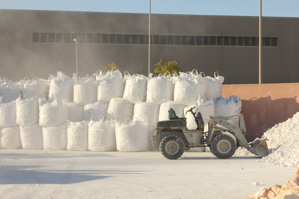 white calcium carbonate
