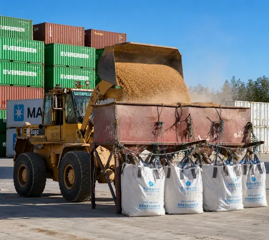 Bulk bag filling for filtration sand and gravel export packing