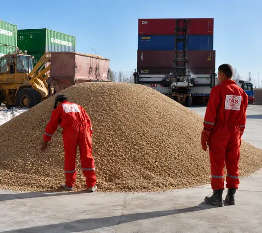 Large filtration gravel stockpile for industrial water treatment supply
